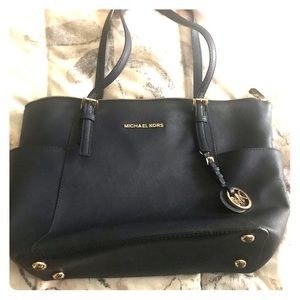 Michael Kors Jet Set purse